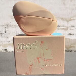 Ariana Grande MOD Blush Dabber NIB